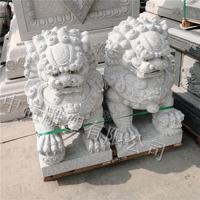 花崗巖與漢白玉 傳統石雕獅子的工藝與象征意義